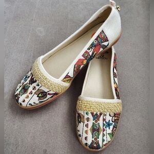 NWOT SAKROOTS Slip on Espadrille Women’s Shoes Size 7